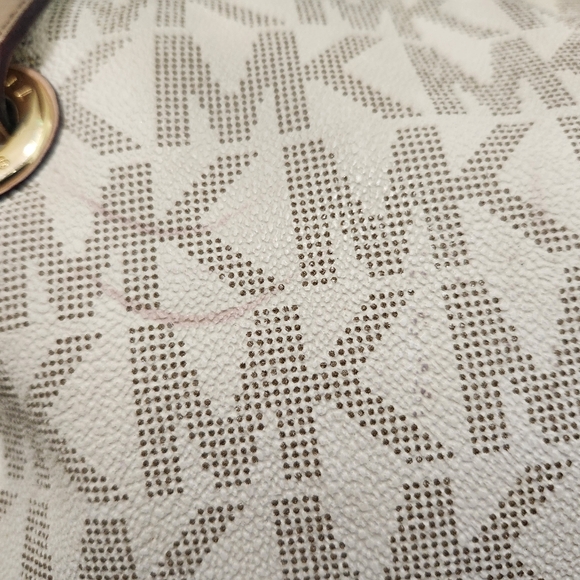 Large Michael Kors tote and matching wallet - Picture 15 of 16